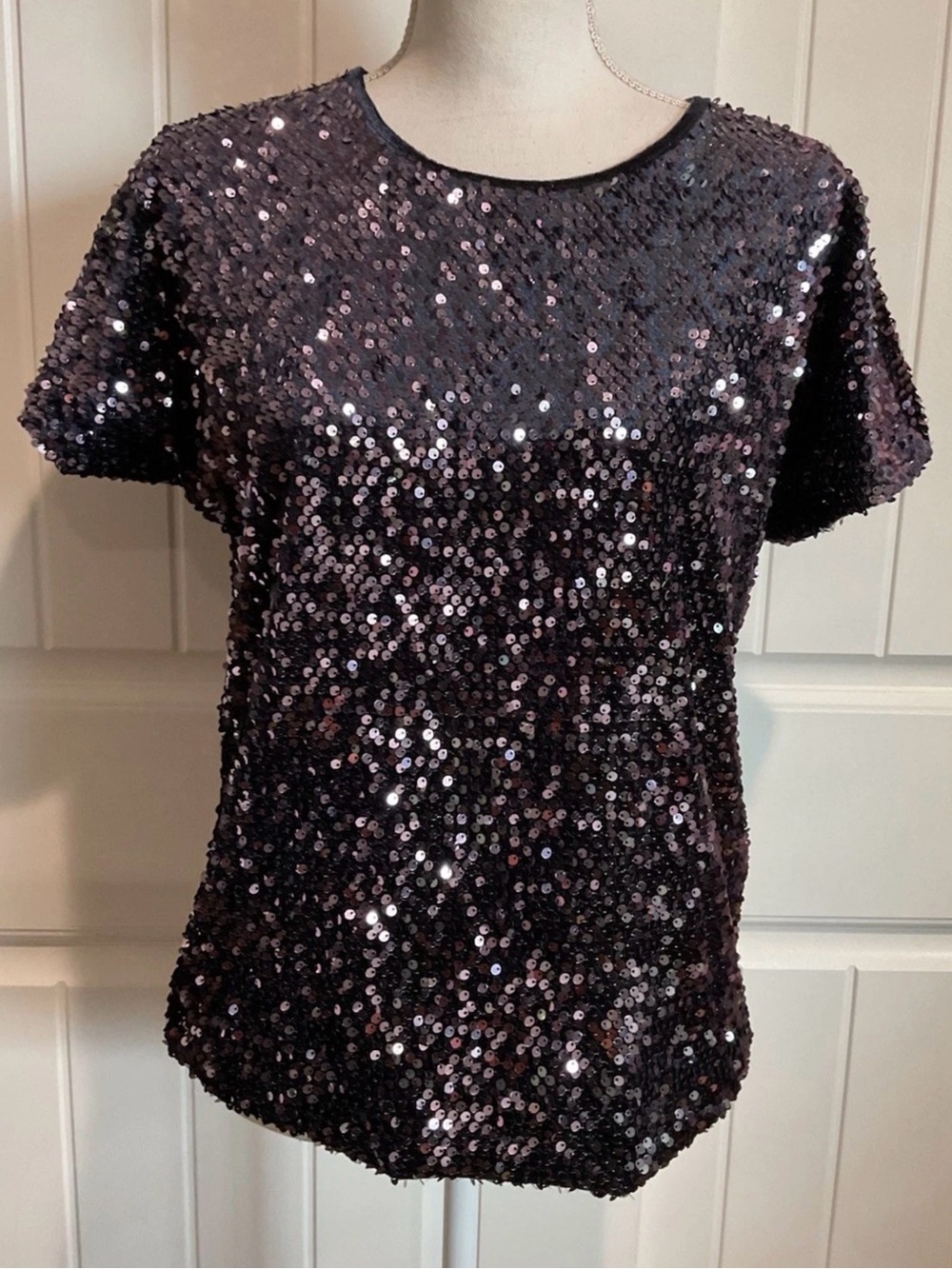 Jennifer Lopez Women’s Purple Sequin Short Sleeve Pullover Top Sz M NWOT